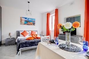 Modern Studio, Central Location Apartment in Sliema
