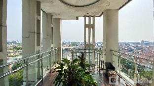 Comfort 1BR Sky Terrace Apartment By Travelio Apartment in Jakarta