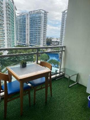 Azure Executive Room 1br Apartment in Paranaque