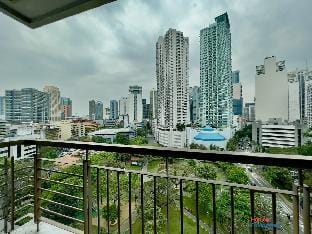 KL Tower Parkview 1BR Balcony GreenbeltMall Makati Apartment in Pasay