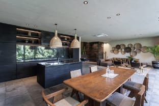 Black Villas Canggu Beach by OXO Villa in North Kuta