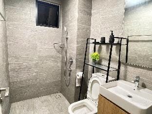 FREE Parking 2BR 1 Min walk Pavilion2 REVO L12 Vacation rental in Federal Territory of Kuala Lumpur