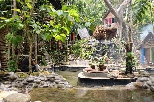 Tree House, Rumah Pohon Awandaru Village Vacation rental in Special Region of Yogyakarta
