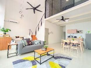 Sky View Duplex for 6pax @ Empire City Damansara Vacation rental in Petaling Jaya