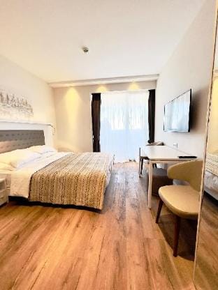 Suite with direct sea view at Alliance Palace Apartment in Batumi