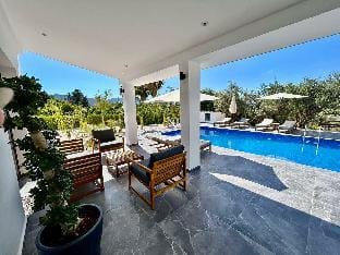 Cocoon Ocean Villa Luxury Escape Villa in Peyia