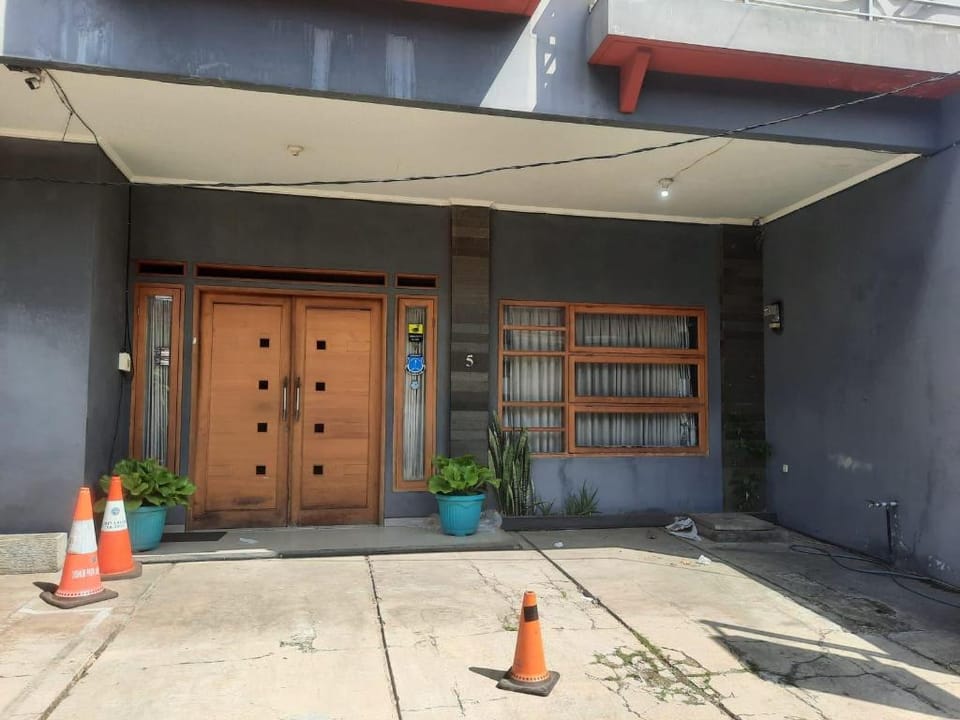 Hotel O Regol Srimahi Residence Hotel in Bandung