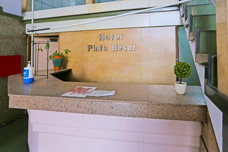 Collection O 92739 Hotel Pintu Besar Near Pancoran ChinaTown Point Hotel in Jakarta