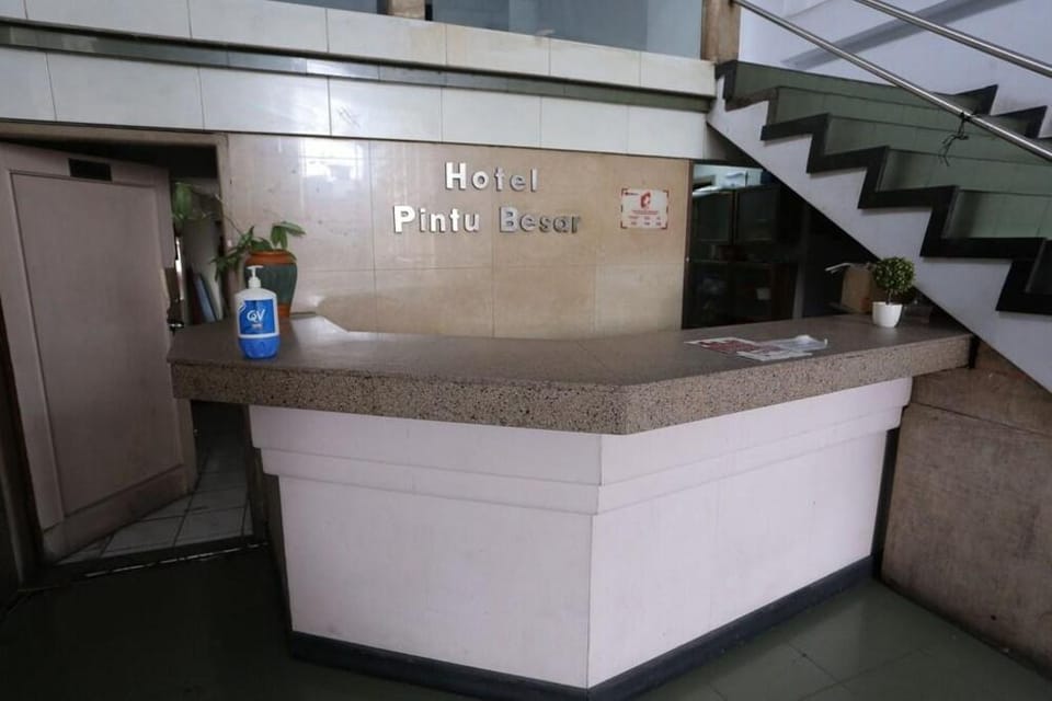 Collection O 92739 Hotel Pintu Besar Near Pancoran ChinaTown Point Hotel in Jakarta