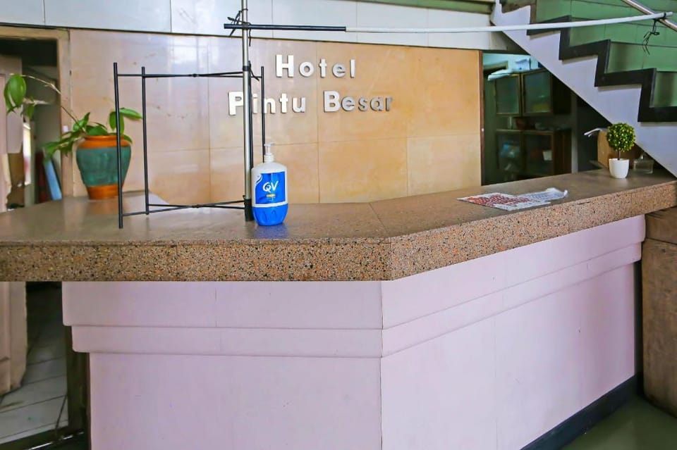 Collection O 92739 Hotel Pintu Besar Near Pancoran ChinaTown Point Hotel in Jakarta