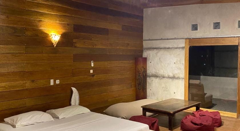Capital O 92747 Ombak Cafe & Homestay Hotel in Pujut