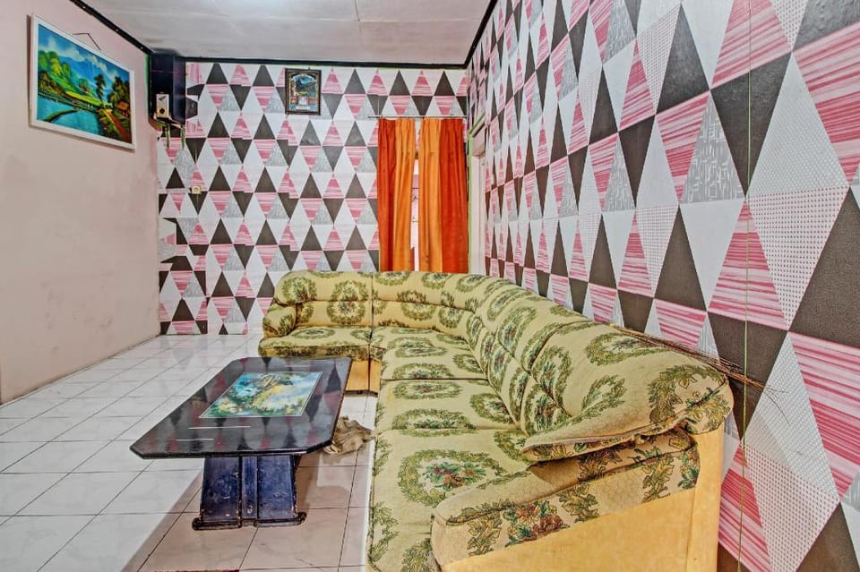 OYO 92759 Penginapan Piji Kembar Hotel in East Java