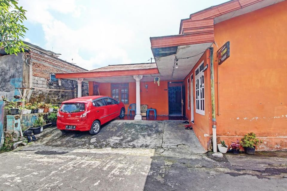 OYO 92759 Penginapan Piji Kembar Hotel in East Java