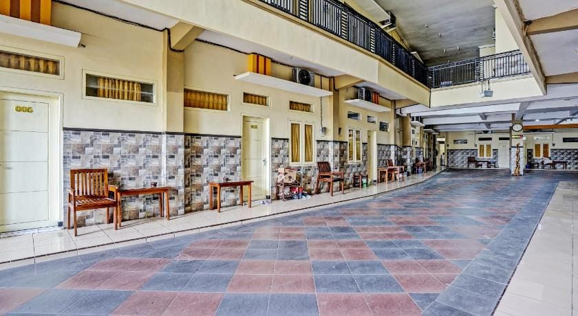 OYO Life 92773 Griya Trubus Syariah Hotel in East Java