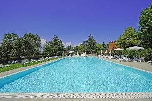 Residence Punta Gro' 2/5 by Wonderful Italy Apartment in Sirmione