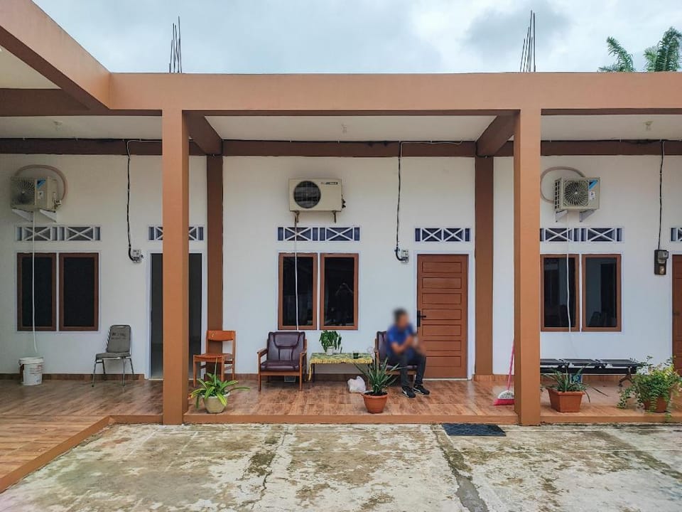 Adela Homestay Syariah Near Universitas Muhammadiyah Jambi Mitra RedDoorz Hotel in Indonesia