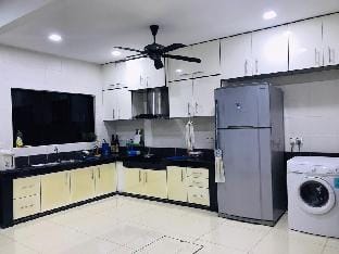 Banting GuestHome Cozy@4 Bedroom Vacation rental in Selangor, Malaysia