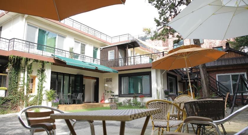 Slow Vibe Myeongdong Bed and Breakfast in Seoul