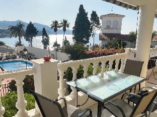 Carabeillo Seaview Apartment Apartment in Nerja