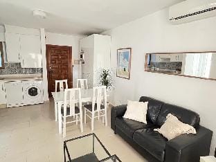 Carabeillo Seaview Apartment Apartment in Nerja