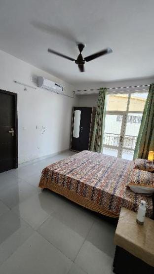 Clean and Cozy Family Home stay in 2 BHK flat Apartment in Uttar Pradesh