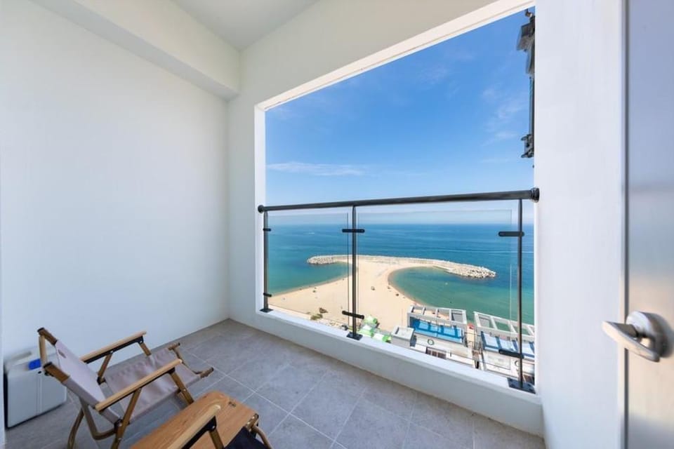 Sokcho Summit Bay Lighthouse Bed and Breakfast in South Korea