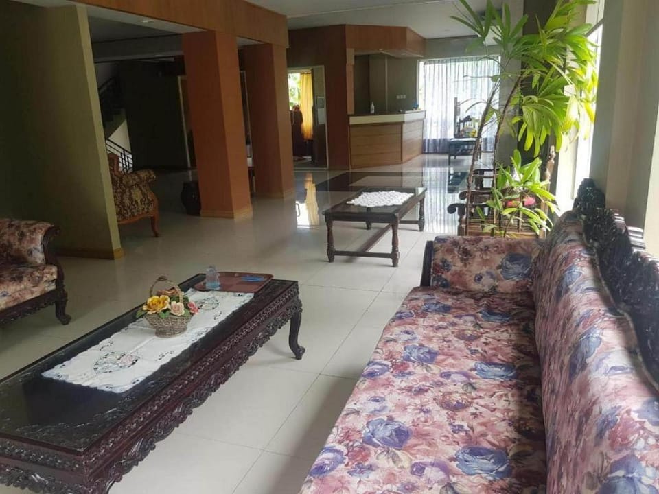 Hotel O Rumah Massagena Syariah Near Gedung Olahraga Enrekang Hotel in Indonesia