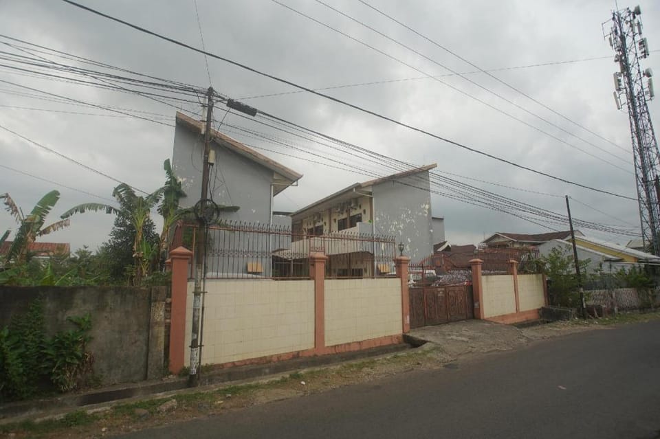 Hotel O Wisma Bunda Syariah Near Man Pinrang Hotel in Indonesia