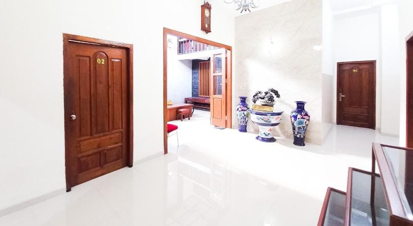 OYO Life 92785 Wisma Trubus  Syariah Hotel in East Java