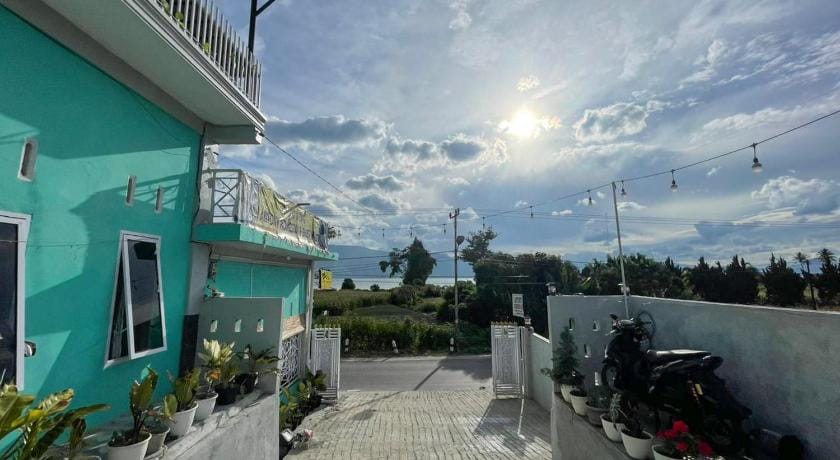 Antony Homestay near Pantai Pasir Putih Parbaba Mitra RedDoorz Hotel in Indonesia