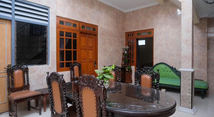 RedDoorz near Candi Ratu Boko 2 Hotel in Special Region of Yogyakarta