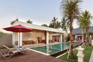 Luxury 4BDR Suite Villa Private Pool Uluwatu Vacation rental in Kuta Selatan