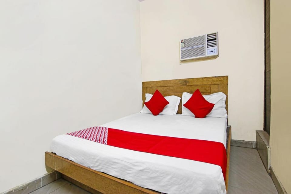 Hotel O Sudarshan Palace Hotel in New Delhi