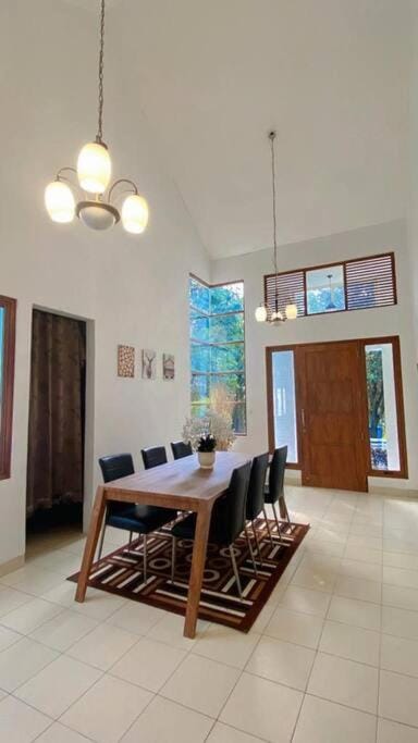 Pinus Villa by Villapedia Vacation rental in West Java