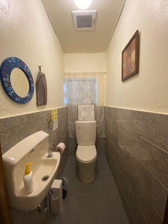 Guesthouse with a Retro American Atmosphere in Okinawa City Vacation rental in Okinawa Prefecture