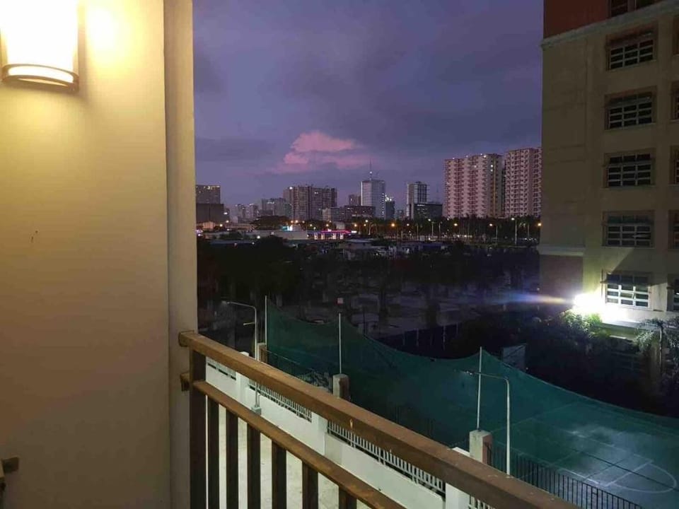Shore 2 Residences Mall of Asia Simply Chic Suites Apartment in Pasay