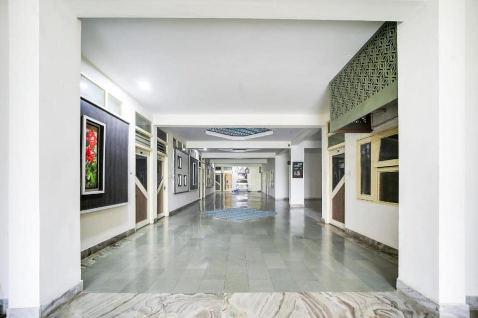 Collection O Hotel Silver Inn Hotel in India