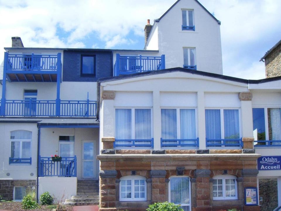Fine apartment with sea view Hotel in Trégastel