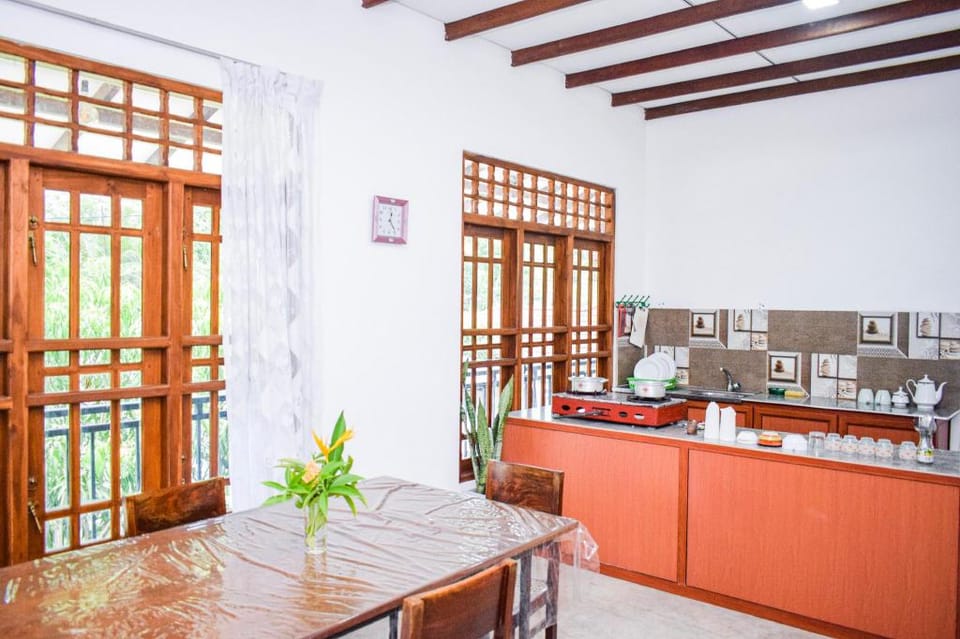 The Emerald Guest House & Villa Hotel in Main Road