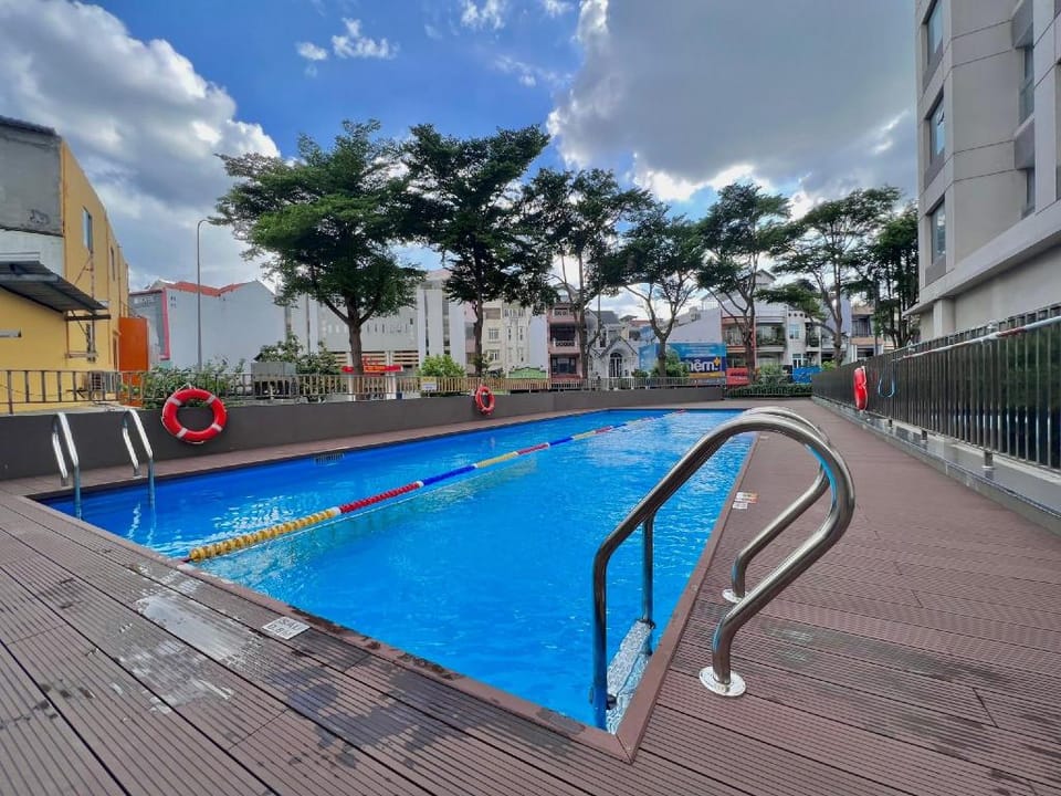 The Silver Vinh Hội Apartment Hotel in Ho Chi Minh City