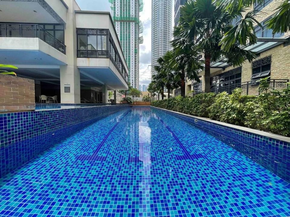 Cozy spacious place @ the heart of Manila Apartment in Makati