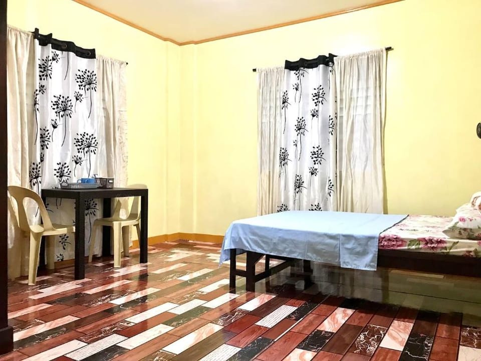 3 Aircon Rooms near Hagnaya Port & Beaches + Wifi Vacation rental in Central Visayas