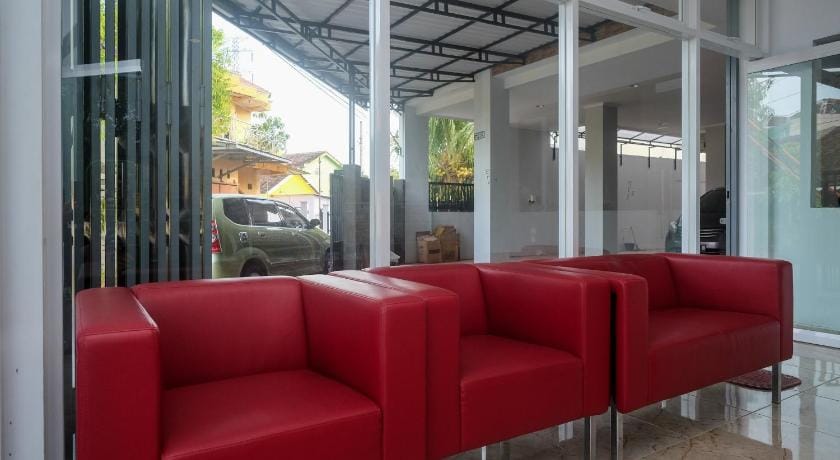 RedDoorz Syariah near Transmart Pabelan Solo Hotel in Special Region of Yogyakarta