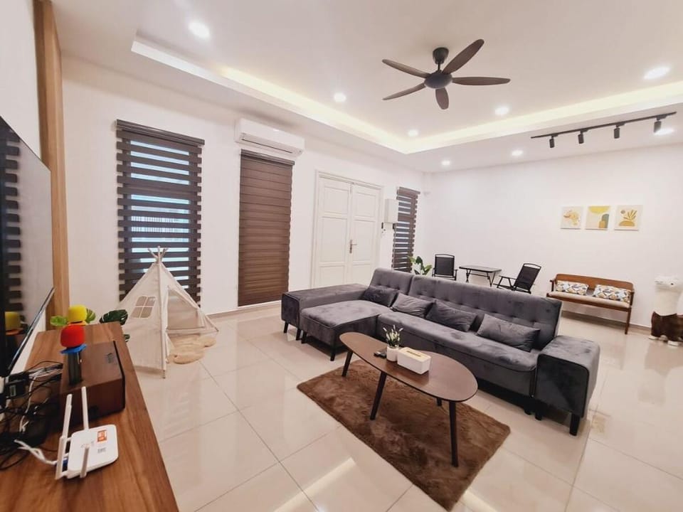 New! Happiness Villa Melaka up to 28pax @HMemories Villa in Malacca