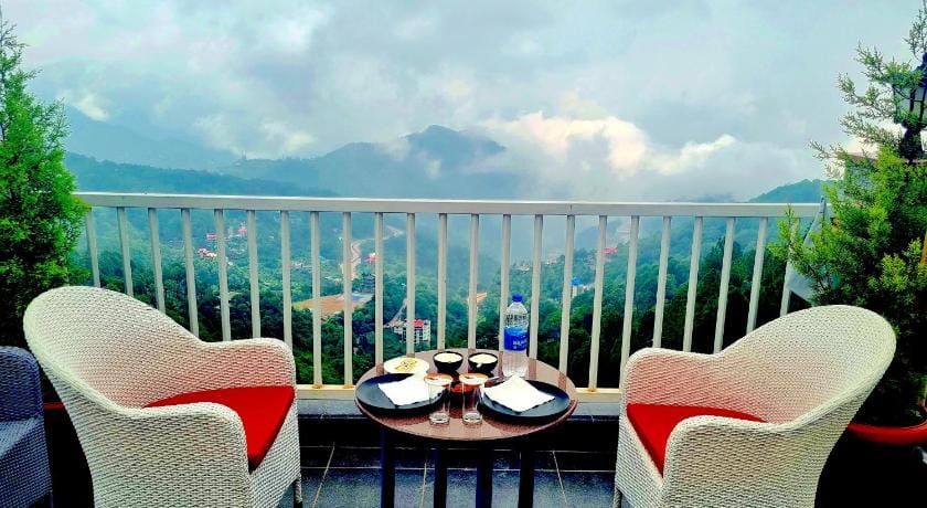 WOOD STOCK LUXURY  KASAULI - Mountain View Hotel in Shimla
