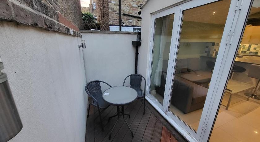 Large 4 Bedroom House in Central London Apartment in London