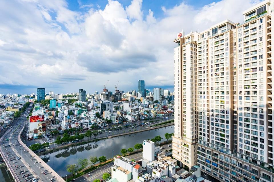 YO'S Homes River Gate Apartment 3Bedroom City View Apartment in Ho Chi Minh City
