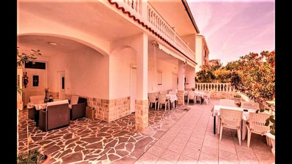 Holiday home to 17 Persons Vacation rental in Lika-Senj County