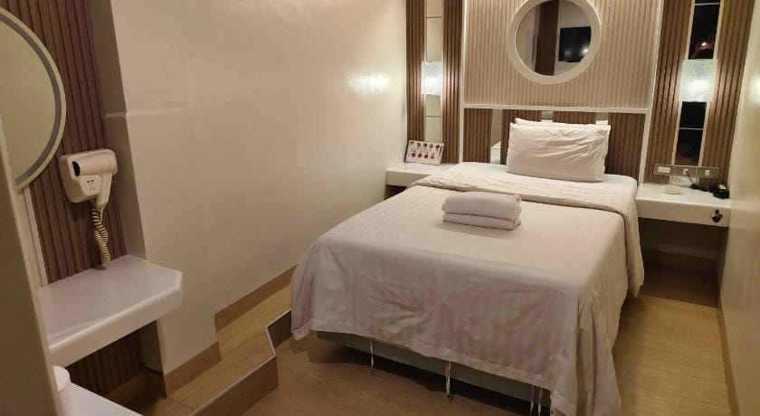 Paradise Hotel Hotel in Quezon City