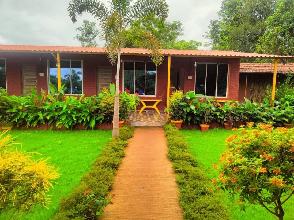 Green Blossom Resort Hotel in Maharashtra